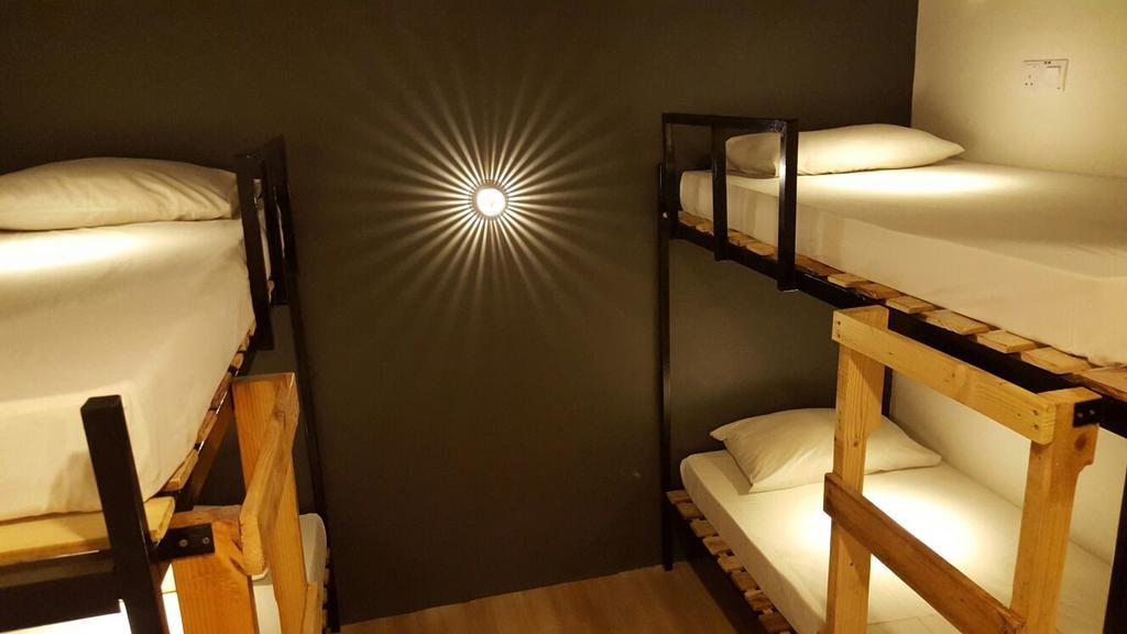 เรโวแพ็คเกอร์ Hostel กัวลาลัมเปอร์ ภายนอก รูปภาพ