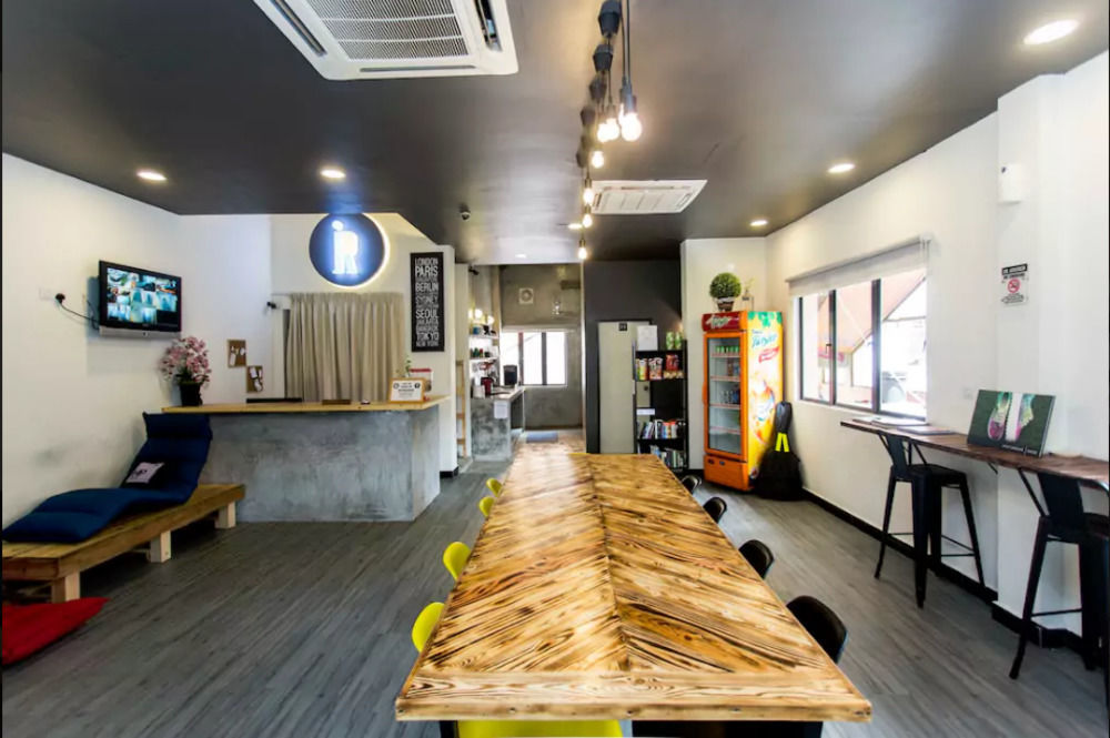 เรโวแพ็คเกอร์ Hostel กัวลาลัมเปอร์ ภายนอก รูปภาพ