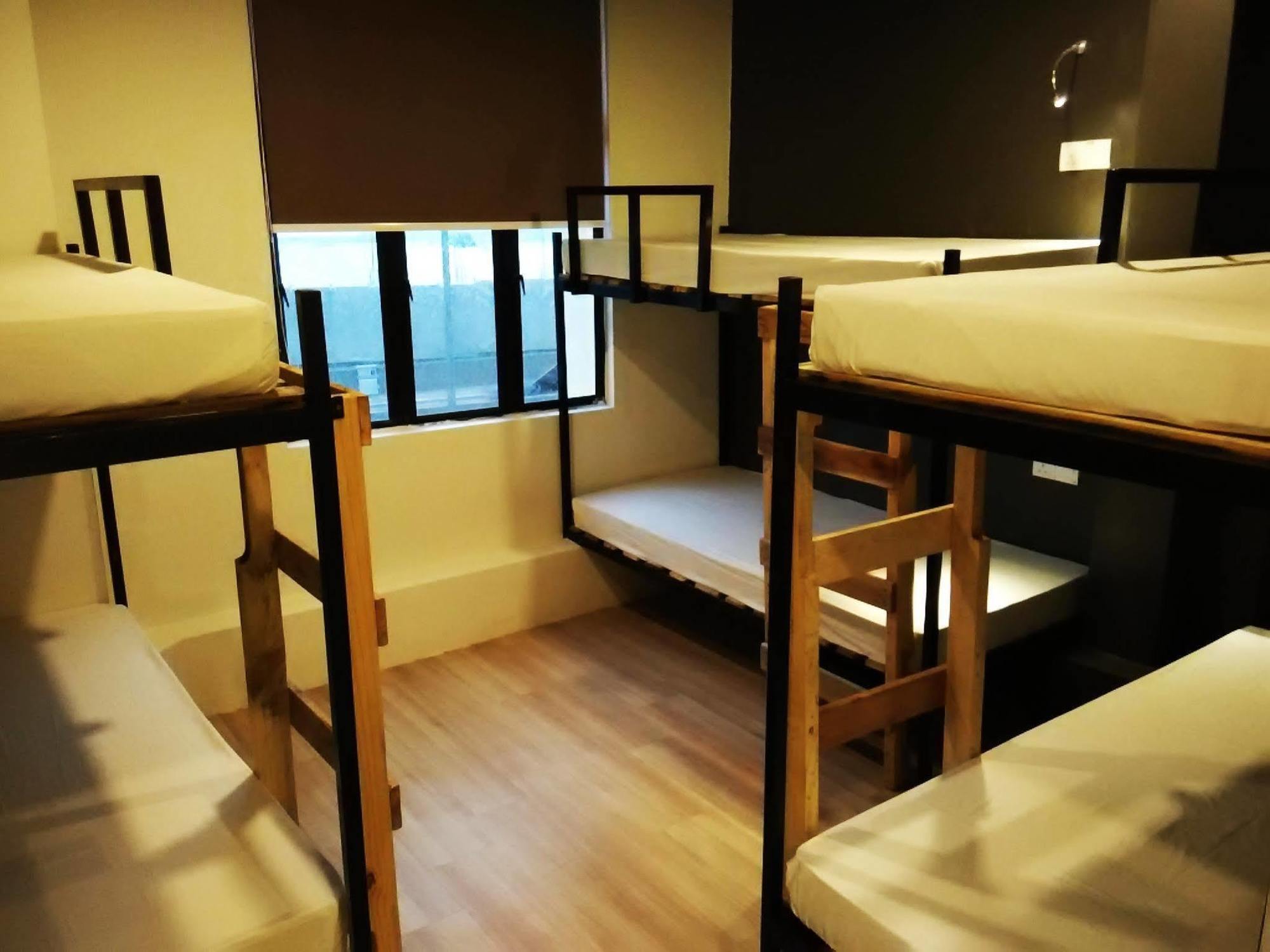เรโวแพ็คเกอร์ Hostel กัวลาลัมเปอร์ ภายนอก รูปภาพ