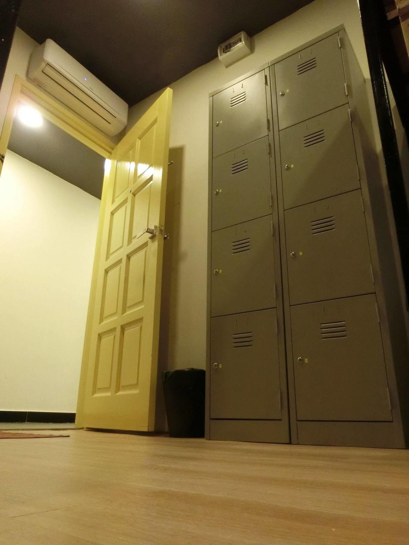 เรโวแพ็คเกอร์ Hostel กัวลาลัมเปอร์ ภายนอก รูปภาพ