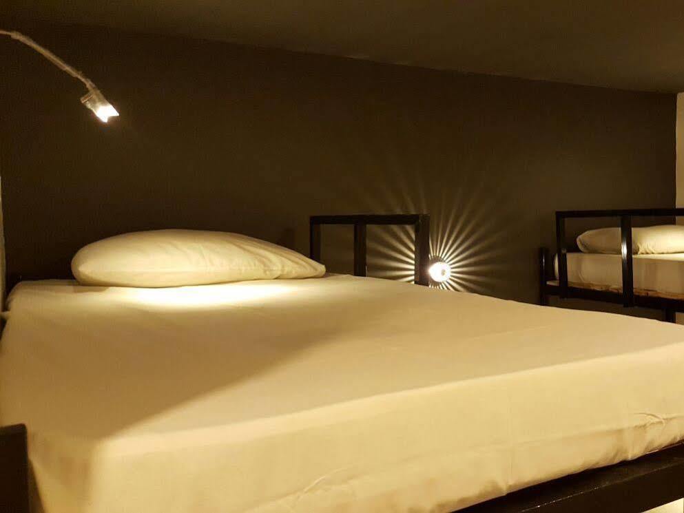 เรโวแพ็คเกอร์ Hostel กัวลาลัมเปอร์ ภายนอก รูปภาพ